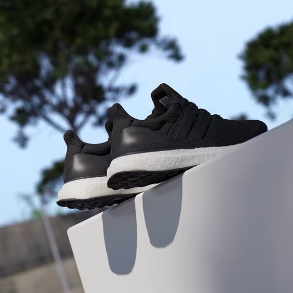 Adidas Ultraboost 1.0 - size 8 - Picture 4 of 4